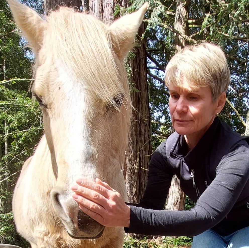 Katariina doing Equine Breathing 1N